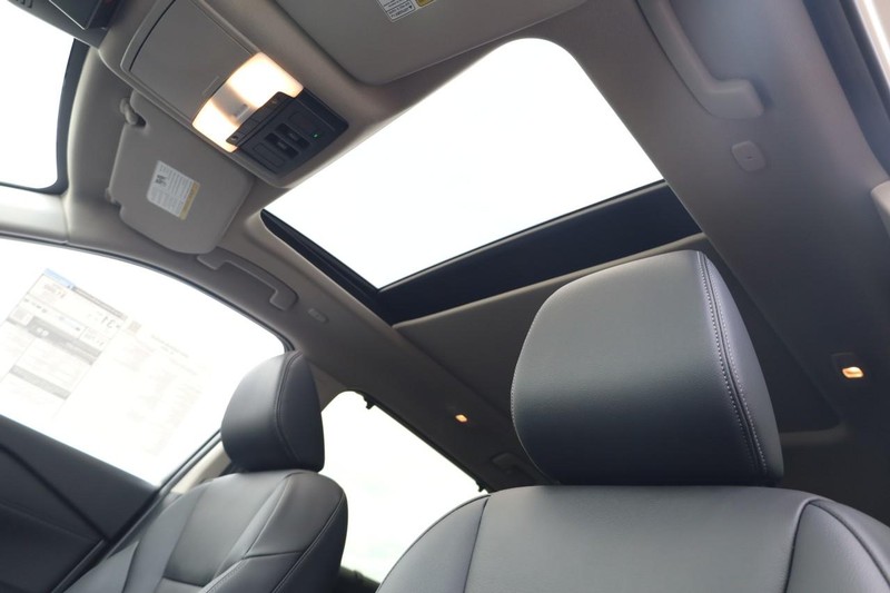 Nissan Rogue Vehicle Image 21