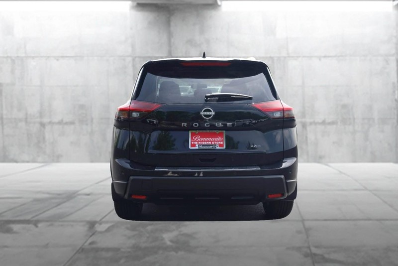 Nissan Rogue Vehicle Image 06