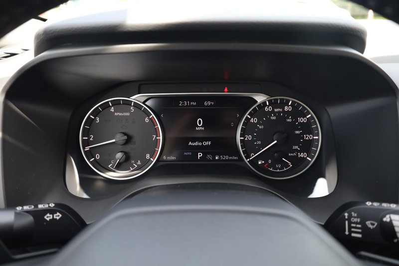Nissan Rogue Vehicle Image 10
