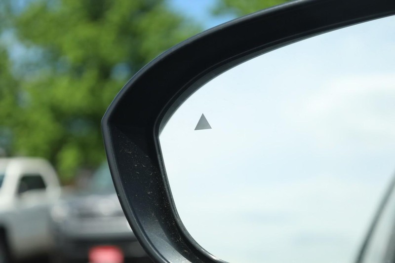 Nissan Rogue Vehicle Image 19