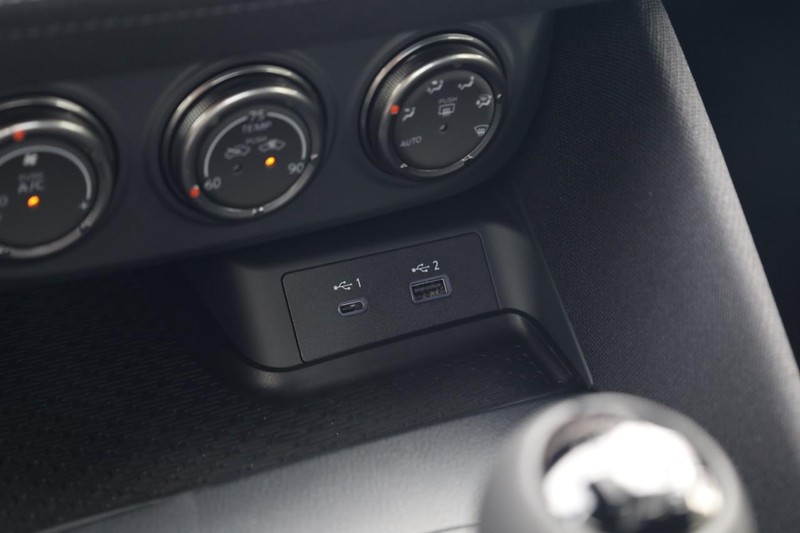 Nissan Z Vehicle Image 15