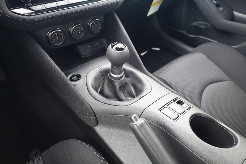 Nissan Z Vehicle Image 16