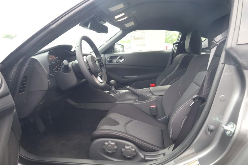 Nissan Z Vehicle Image 19