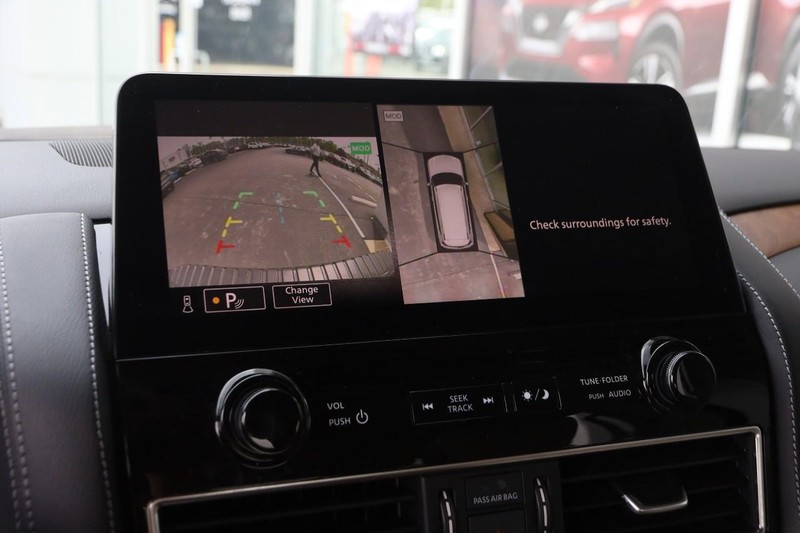 Nissan Armada Vehicle Image 18