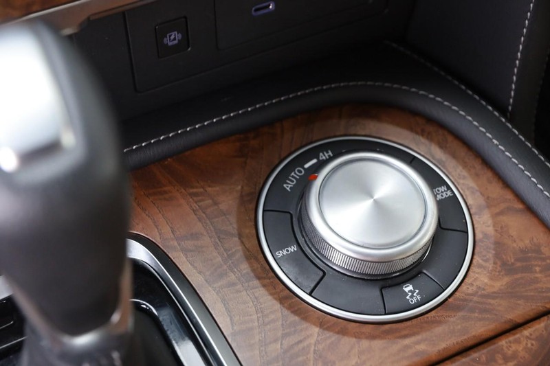 Nissan Armada Vehicle Image 20