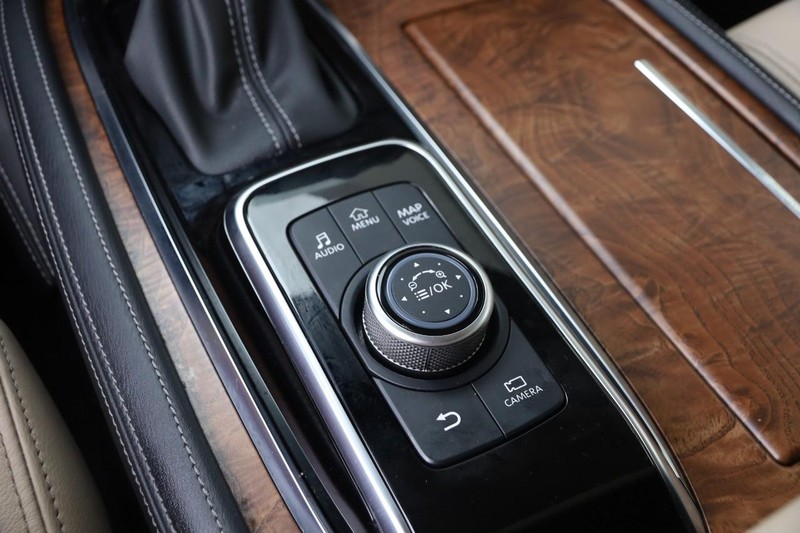 Nissan Armada Vehicle Image 21