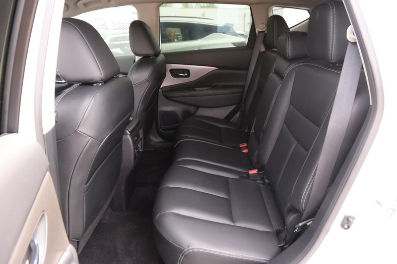 Nissan Murano Vehicle Image 09