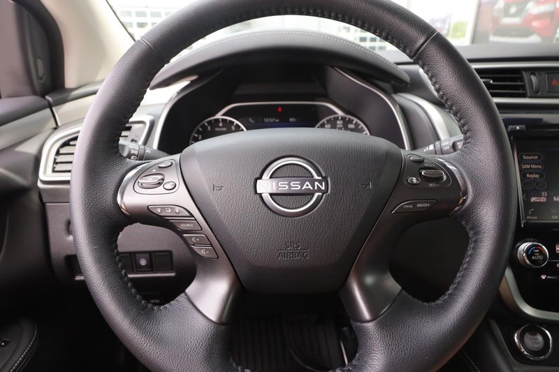 Nissan Murano Vehicle Image 10