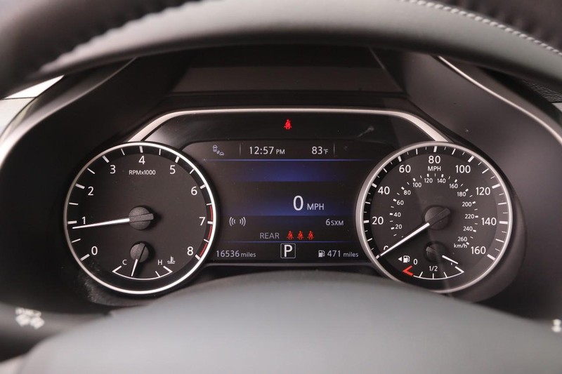 Nissan Murano Vehicle Image 13