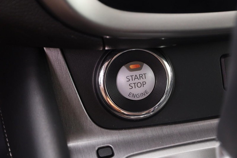 Nissan Murano Vehicle Image 14