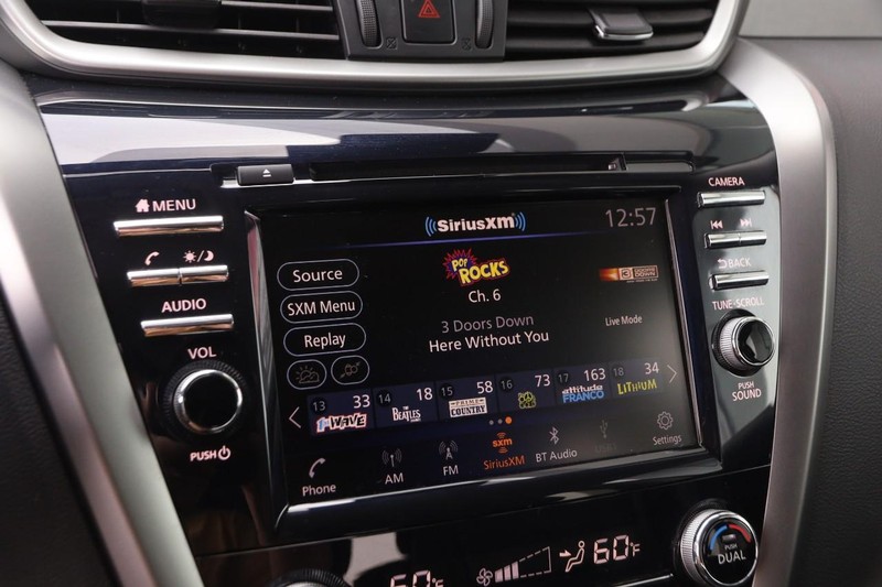 Nissan Murano Vehicle Image 15