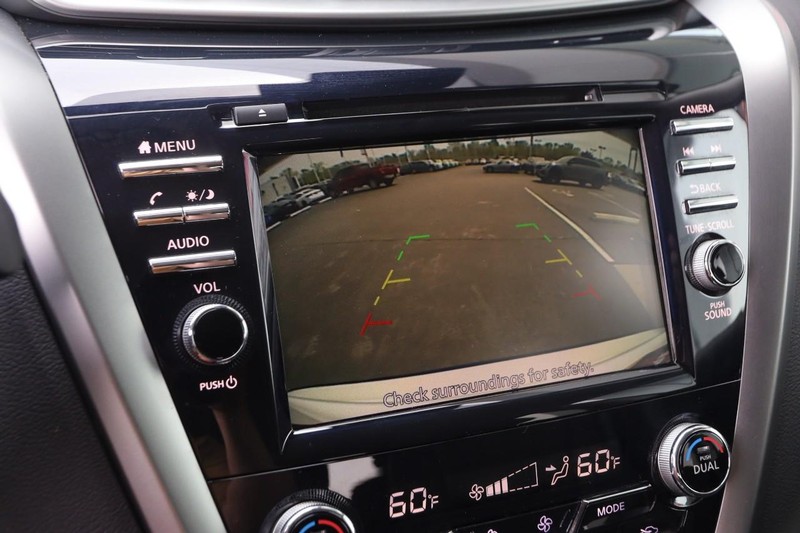 Nissan Murano Vehicle Image 17