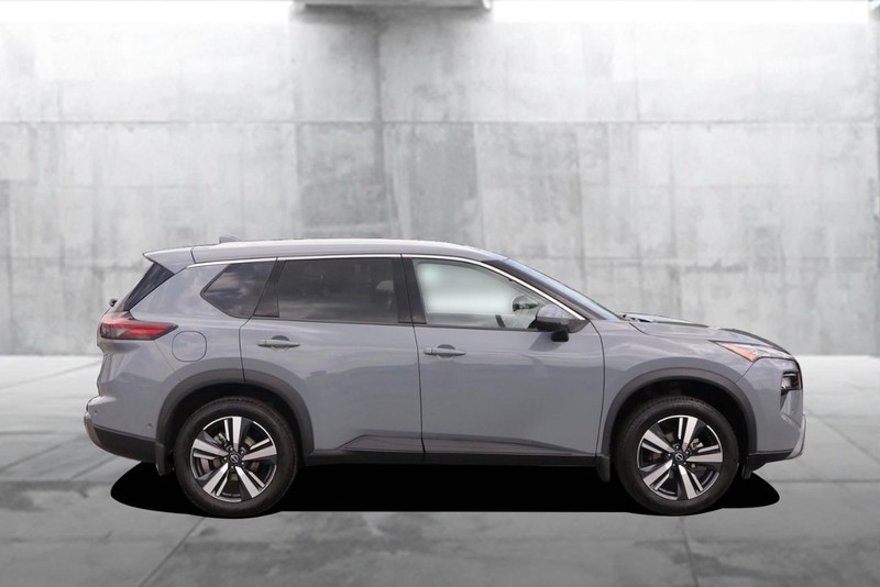 Nissan Rogue Vehicle Image 05