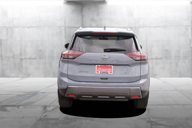 Nissan Rogue Vehicle Image 06