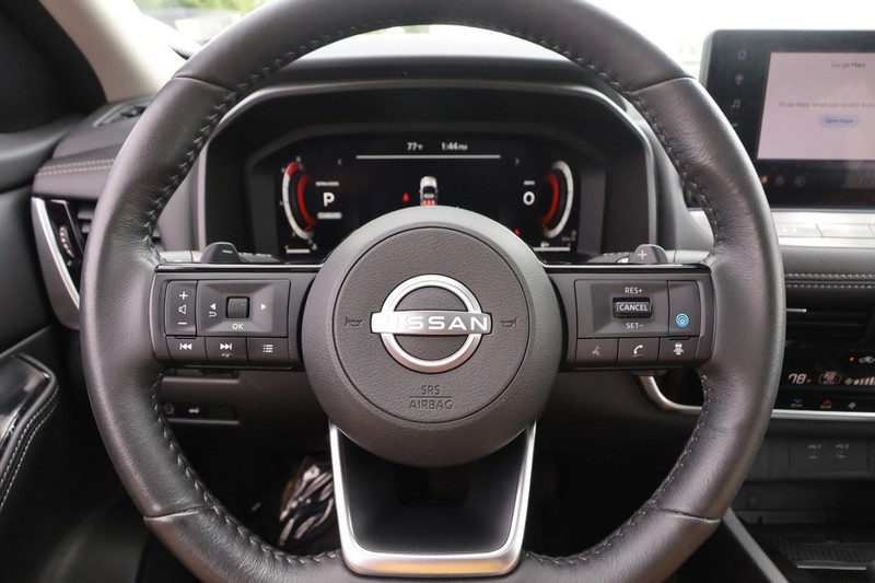 Nissan Rogue Vehicle Image 12