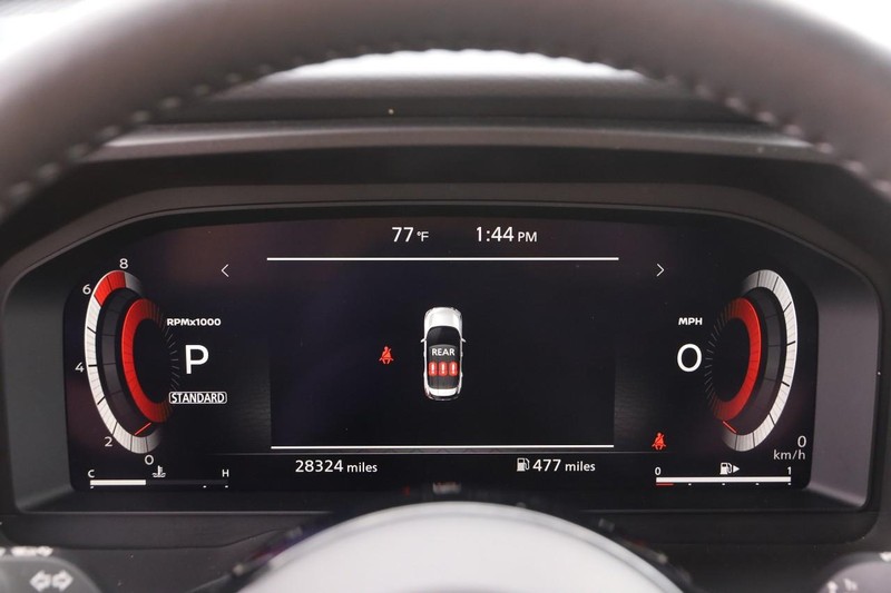 Nissan Rogue Vehicle Image 15