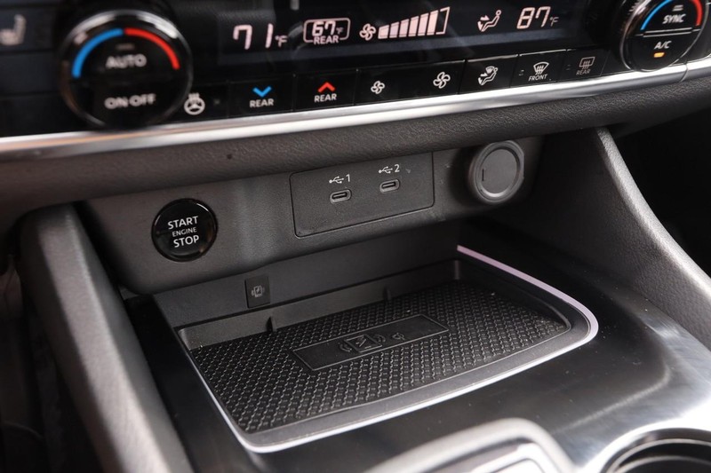 Nissan Rogue Vehicle Image 21