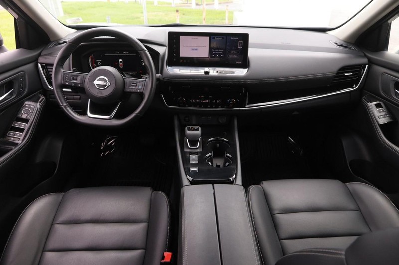 Nissan Rogue Vehicle Image 22