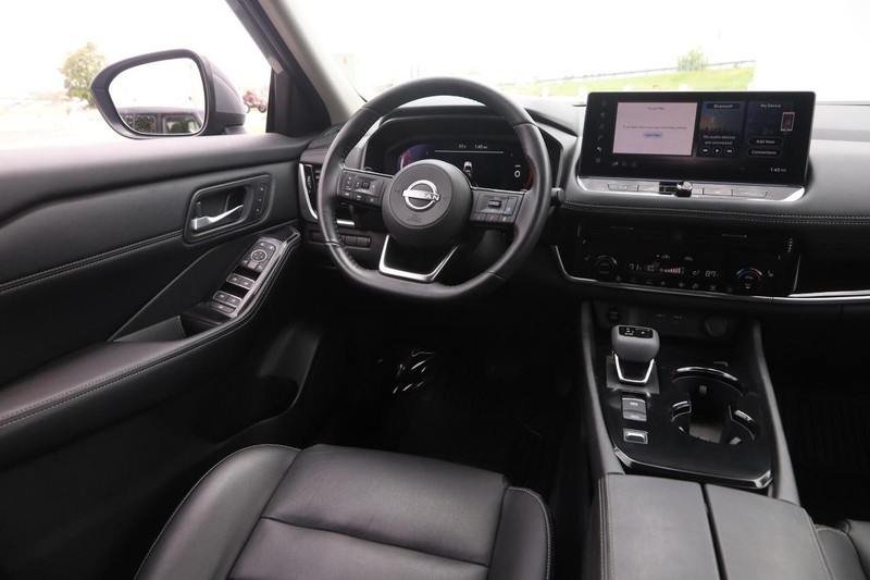 Nissan Rogue Vehicle Image 23