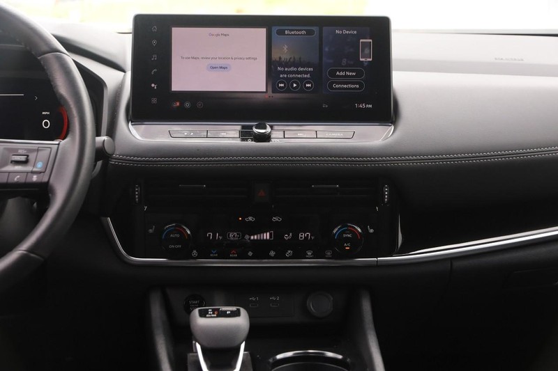 Nissan Rogue Vehicle Image 25