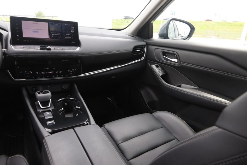 Nissan Rogue Vehicle Image 26
