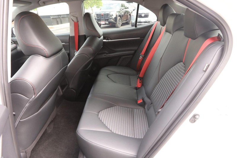 Toyota Camry Vehicle Image 09