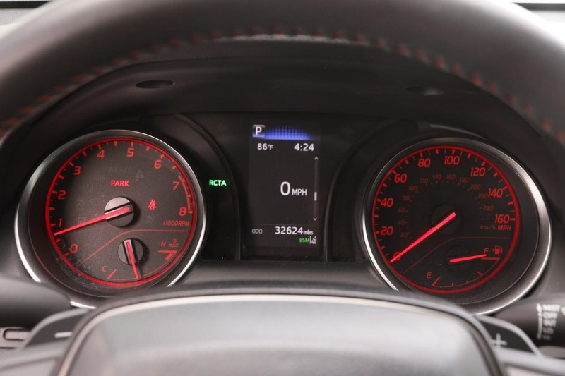 Toyota Camry Vehicle Image 13