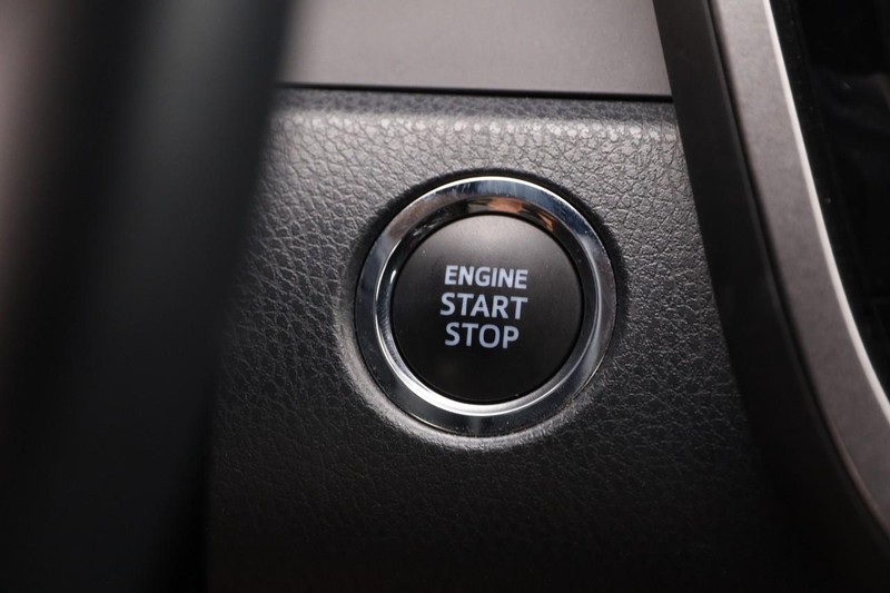 Toyota Camry Vehicle Image 14
