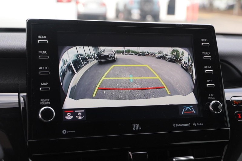 Toyota Camry Vehicle Image 16