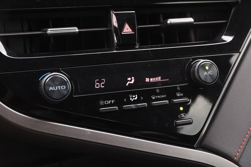 Toyota Camry Vehicle Image 17