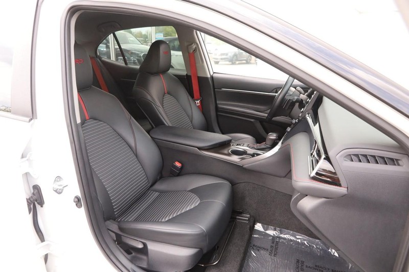 Toyota Camry Vehicle Image 25