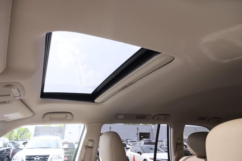 Nissan Armada Vehicle Image 10