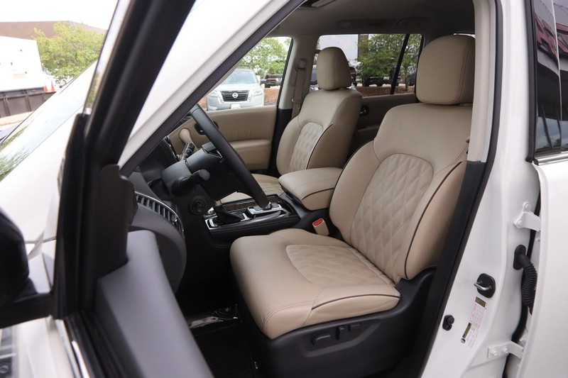 Nissan Armada Vehicle Image 11