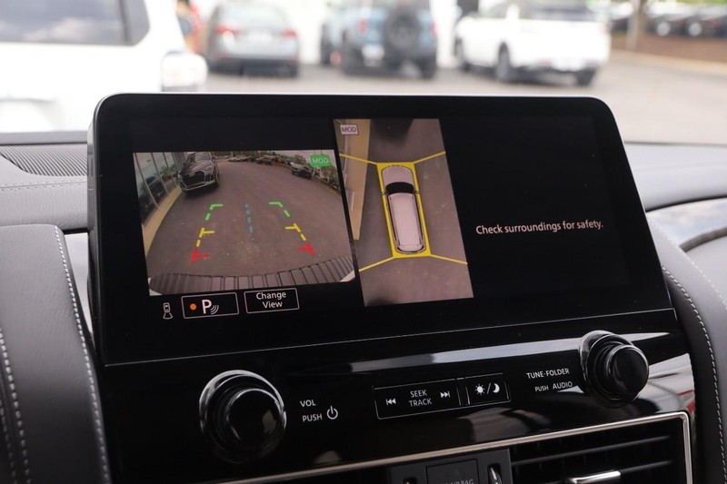 Nissan Armada Vehicle Image 19