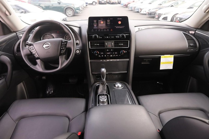 Nissan Armada Vehicle Image 21
