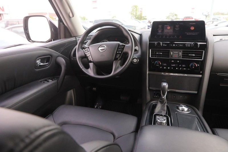 Nissan Armada Vehicle Image 22