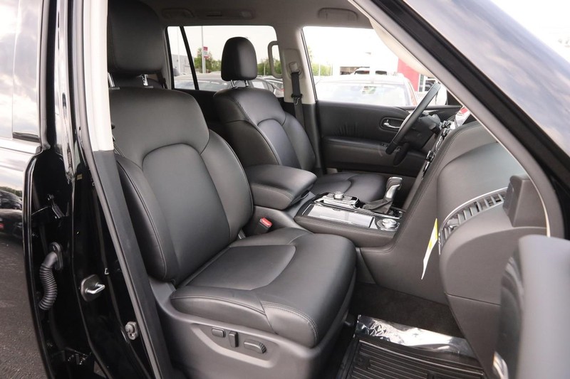 Nissan Armada Vehicle Image 26