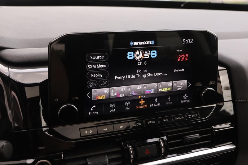 Nissan Pathfinder Vehicle Image 16
