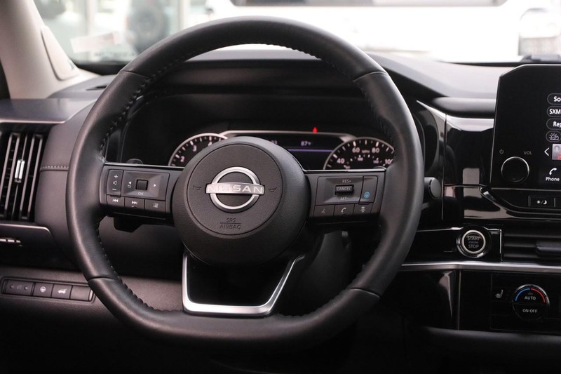 Nissan Pathfinder Vehicle Image 26