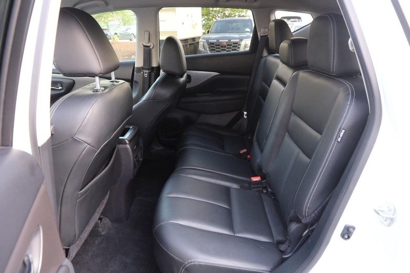 Nissan Murano Vehicle Image 09