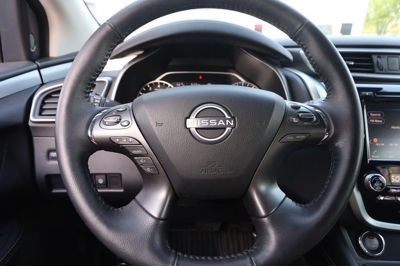 Nissan Murano Vehicle Image 10