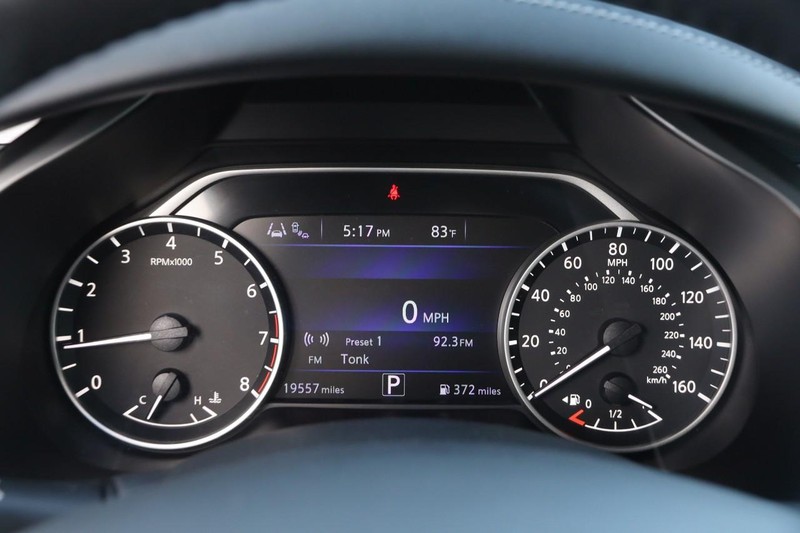 Nissan Murano Vehicle Image 13