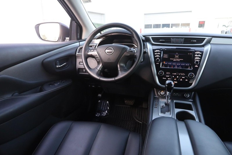 Nissan Murano Vehicle Image 21