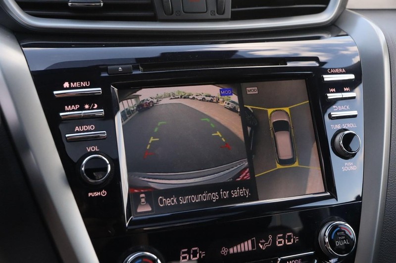 Nissan Murano Vehicle Image 18