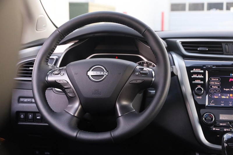 Nissan Murano Vehicle Image 25