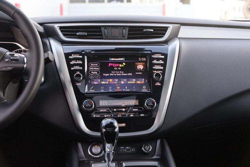 Nissan Murano Vehicle Image 26