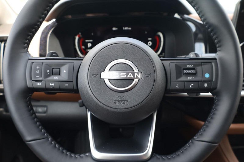 Nissan Pathfinder Vehicle Image 09