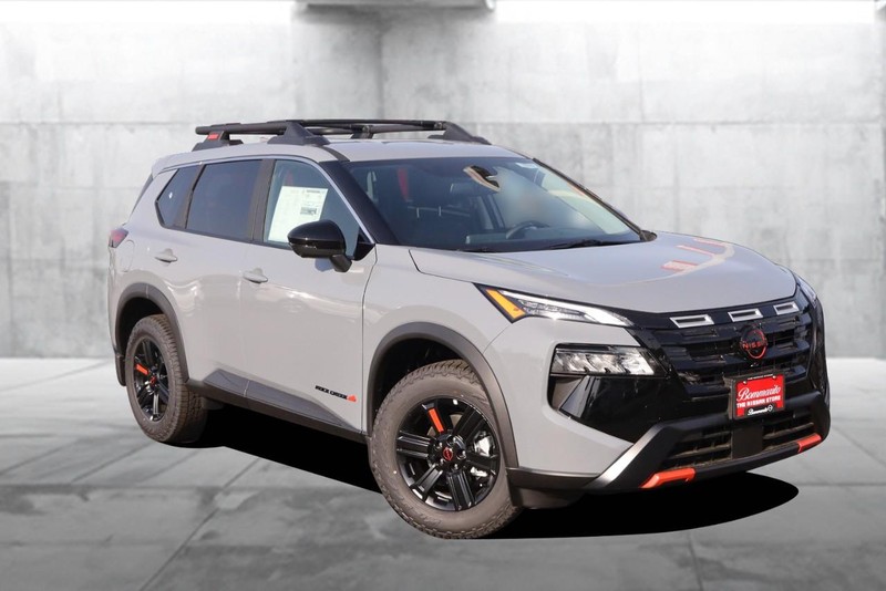 Nissan Rogue Vehicle Image 02