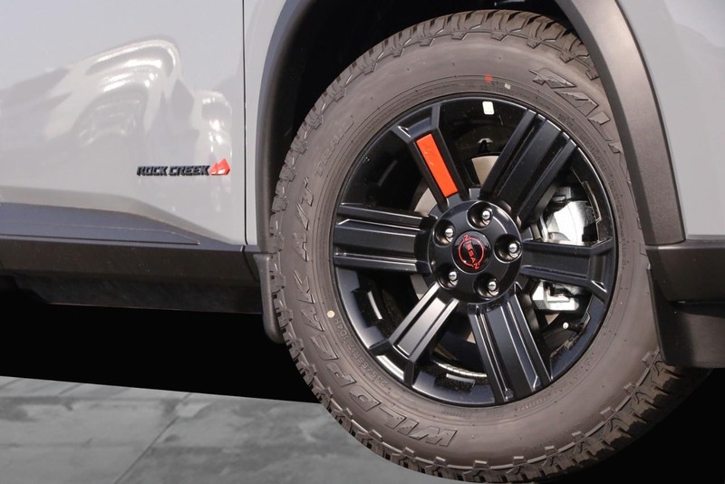 Nissan Rogue Vehicle Image 03
