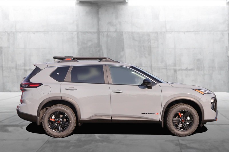 Nissan Rogue Vehicle Image 05